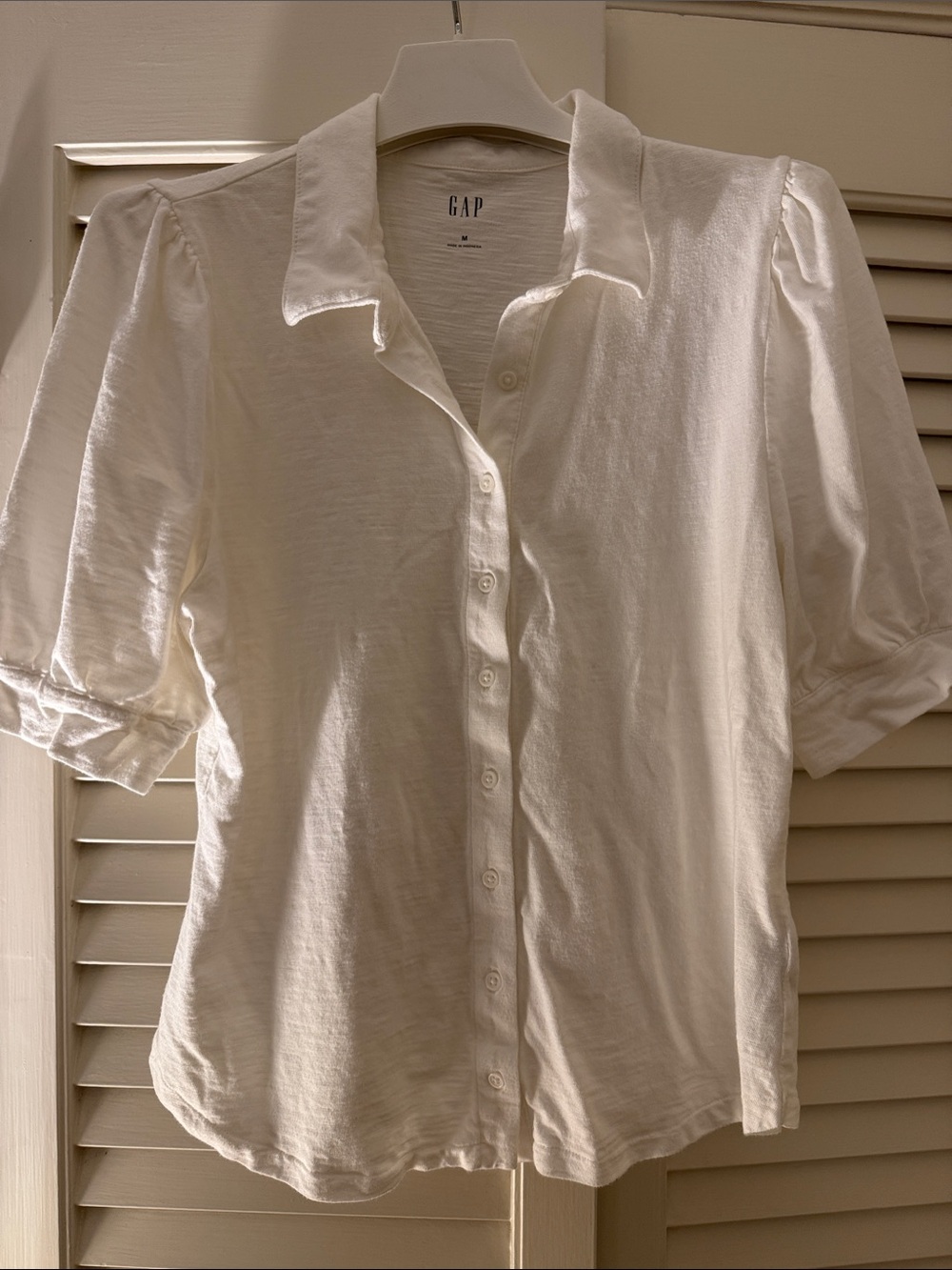 GAP White Button-Front Collared Shirt